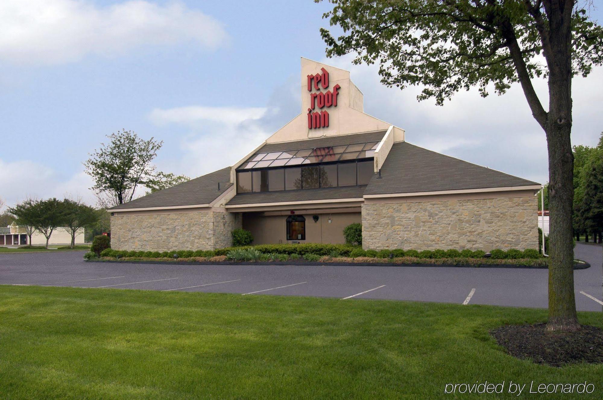 Super 8 By Wyndham Findlay Hotel Exterior photo