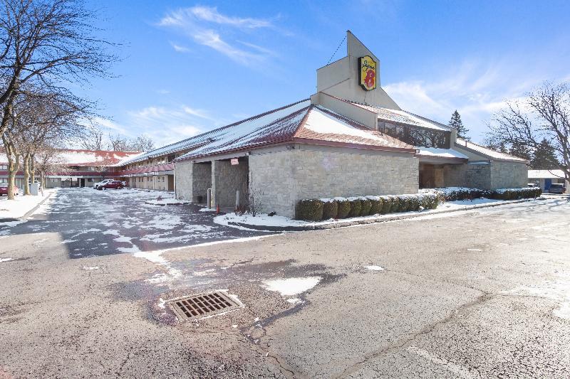 Super 8 By Wyndham Findlay Hotel Exterior photo